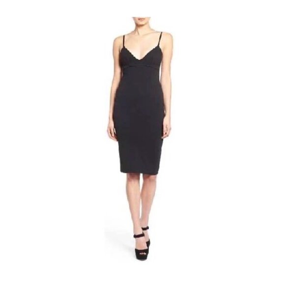 Misguided Bodycon Dress- Knee length, Deep Sweetheart V Neckline - Picture 7 of 7